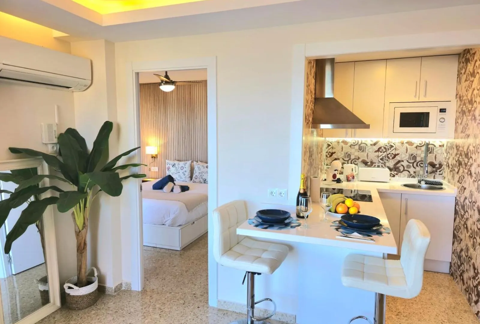 Seaview Retreat Torremolinos City Center, With Pool And Amazing Views By Namaste Elite Spain